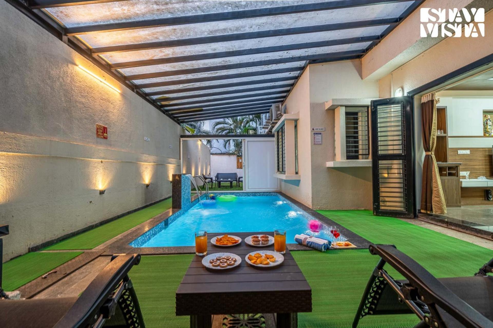 Serenity Meadows With Pool By Veo - Part Of Stayvista Nashik Ngoại thất bức ảnh